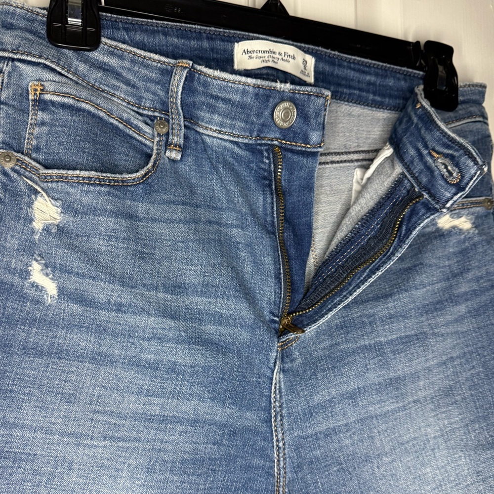 Distressed Blue Jeans - Picture 6 of 9